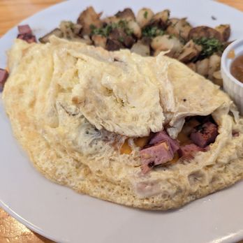 Farm Table - Wrong omlette but it looked good! 7/28/24 - Breakfast & Brunch Near Me - Van Nuys, California Farm Table - Wrong omlette but it looked good! 7/28/24 - Breakfast & Brunch Near Me - Van Nuys, California