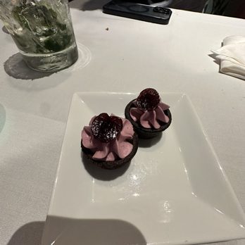 SeaGuini - Opal Sands Resort - complimentary dessert - New American Near Me - Clearwater, Florida SeaGuini - Opal Sands Resort - complimentary dessert - New American Near Me - Clearwater, Florida