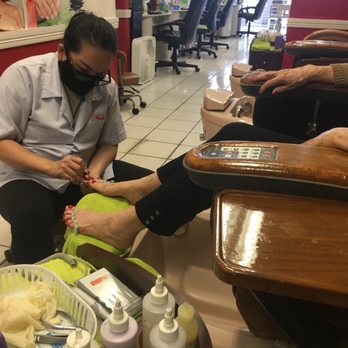 10 Nails & Spa - Reg pedi - Nail Salons Near Me - Houston, Texas