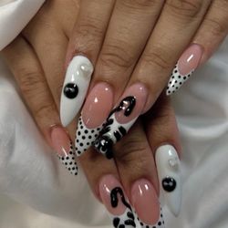 Omaze Nail Spa - Acrylic design nails