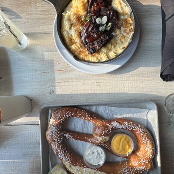The Local - Skillet Mac and Cheese & Bavarian Pretzel - Cocktail Bars Near Me - Babylon, New York