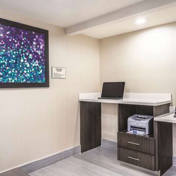 Country Inn & Suites - Business center - Hotels Near Me - Loudon, Tennessee Country Inn & Suites - Business center - Hotels Near Me - Loudon, Tennessee