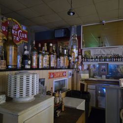 Magoons Famous Delicatessen