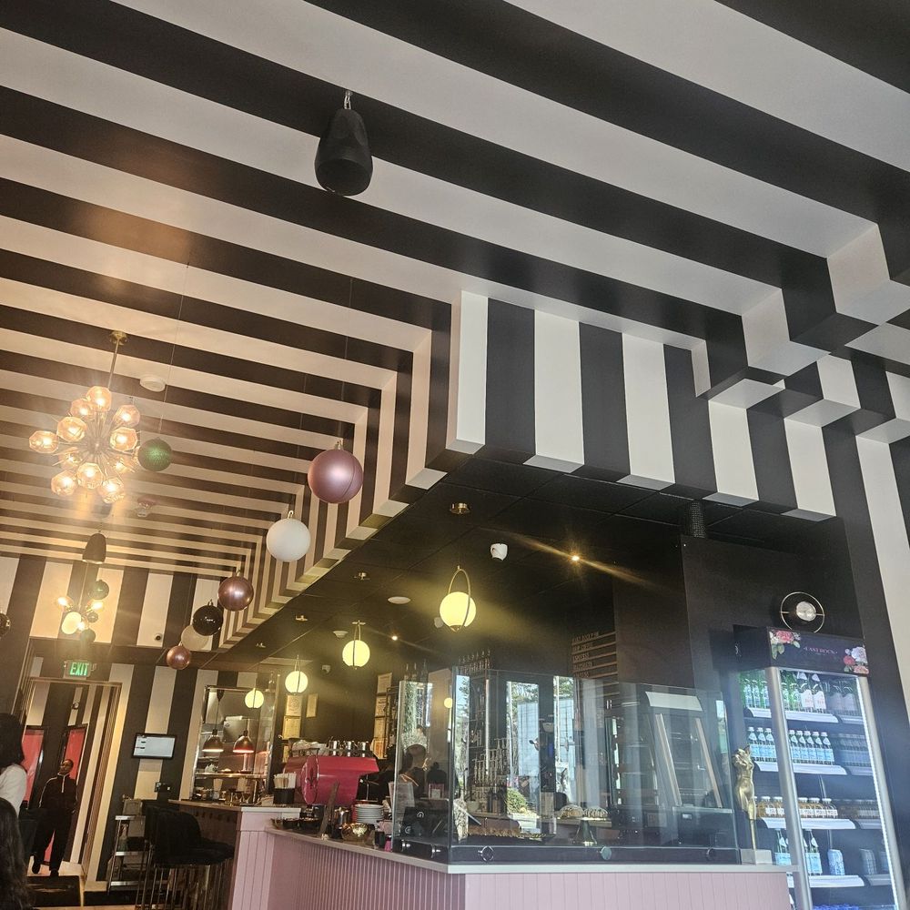 East Rock coffee - Ambiance and atmosphere - Coffee & Tea Near Me - Garden City, New York East Rock coffee - Ambiance and atmosphere - Coffee & Tea Near Me - Garden City, New York