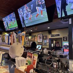 Primanti Bros. Restaurant and Bar - Monday night, game time!!