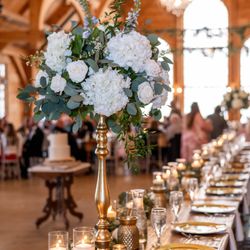Ayla's Floral Studio - Simple white with gold wedding theme