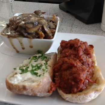 Pure Kitchen Elgin - Righteous and mushroom gravy poutine - Vegetarian Near Me - Ottawa, Ontario Pure Kitchen Elgin - Righteous and mushroom gravy poutine - Vegetarian Near Me - Ottawa, Ontario