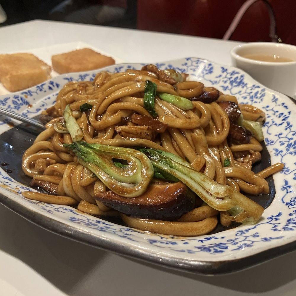 Shanghai Bun Dynasty - Stir-Fried Shanghai Noodles - Shanghainese Near Me - Cupertino, California