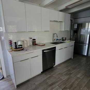 Sunny House Kitchen Remodeling - After...looks great. - Cabinetry Near Me Sunny House Kitchen Remodeling - After...looks great. - Cabinetry Near Me