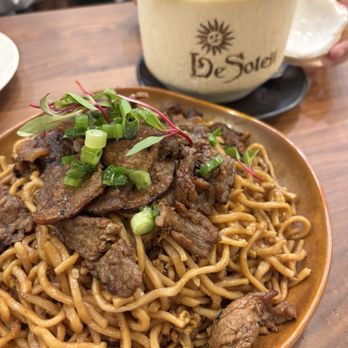 Le Soleil - Garlic noodles with beef (add $5) - Vietnamese Near Me - San Francisco, California Le Soleil - Garlic noodles with beef (add $5) - Vietnamese Near Me - San Francisco, California