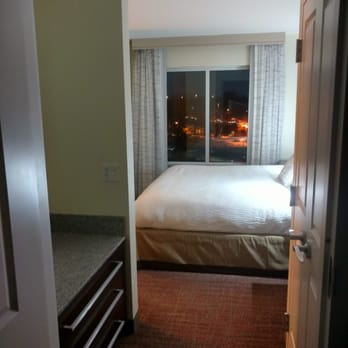 Residence Inn Chicago Wilmette - From bathroom to bed (king studio) - Hotels Near Me - Wilmette, Illinois Residence Inn Chicago Wilmette - From bathroom to bed (king studio) - Hotels Near Me - Wilmette, Illinois