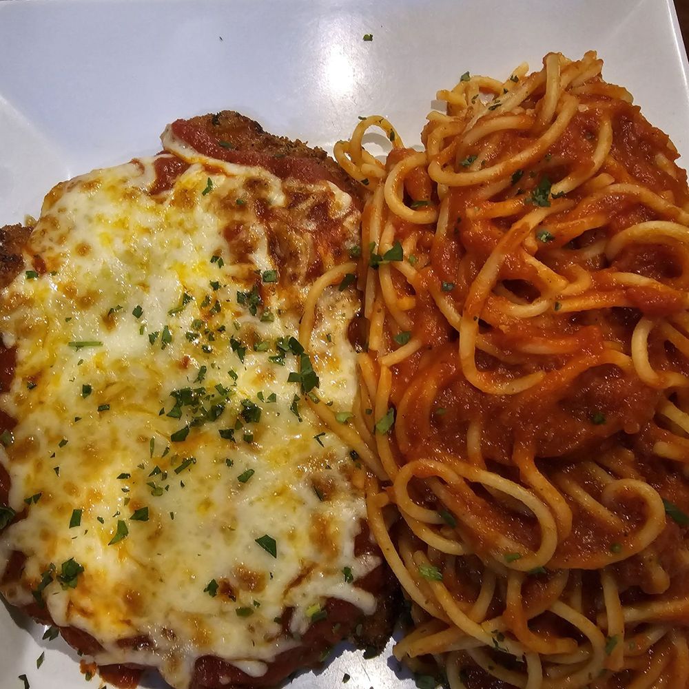 La Bella Italia - Veal Parmigana - Pizza Near Me - Gettysburg, Pennsylvania