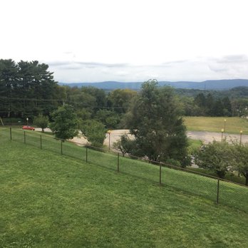 Inn at Mountainview - The outside is the best part, hands down - Hotels Near Me - Greensburg, Pennsylvania