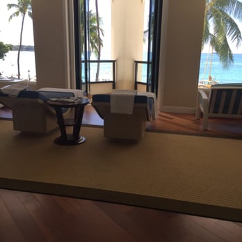 Moana Lani Spa - Relaxation room for spa patrons. The room has water, tea, and apples/oranges as well as trail mix for guests to snack. - Day Spas Near Me - Honolulu, Hawaii Moana Lani Spa - Relaxation room for spa patrons. The room has water, tea, and apples/oranges as well as trail mix for guests to snack. - Day Spas Near Me - Honolulu, Hawaii