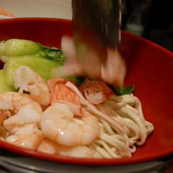 Nu-Do - a bowl of noodles with shrimp and broccoli - Chinese Near Me - Montreal, Quebec Nu-Do - a bowl of noodles with shrimp and broccoli - Chinese Near Me - Montreal, Quebec