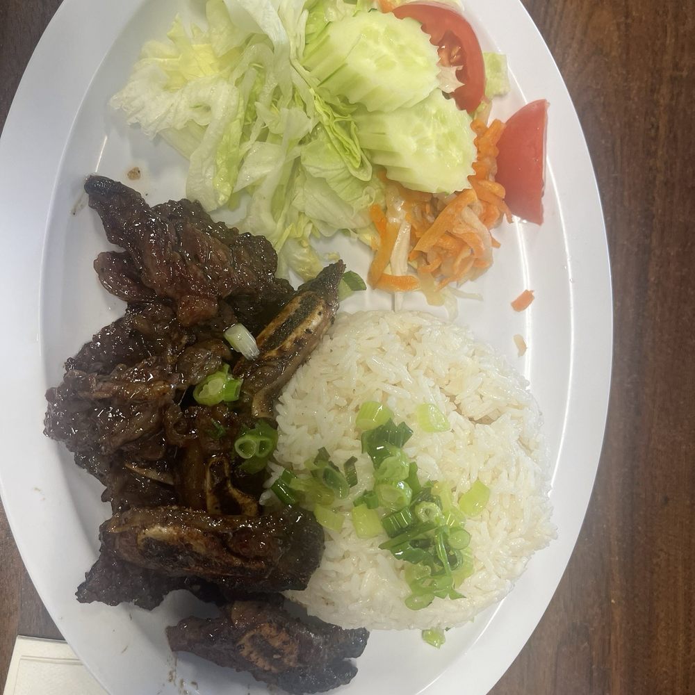 E1. Co'm Suo'n Bo (short rib and rice) E1. Co'm Suo'n Bo (short rib and rice)