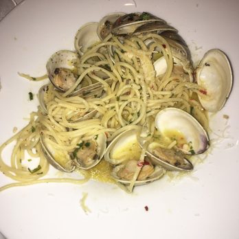 Craig's - Craig's 'Linguini with clams show' delish - American Near Me - West Hollywood, California Craig's - Craig's 'Linguini with clams show' delish - American Near Me - West Hollywood, California
