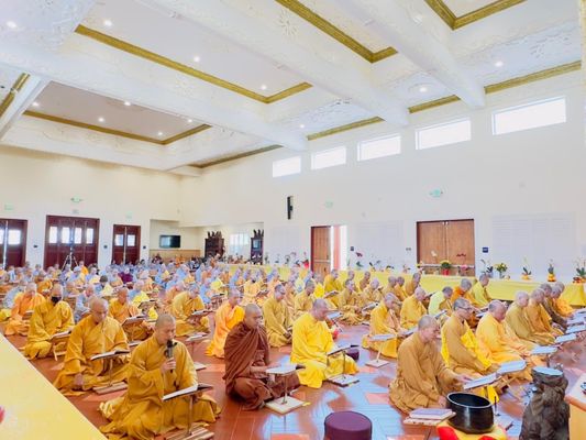 Chua Dieu Ngu Buddhist Temple by null