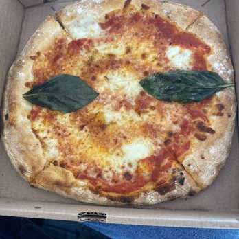 Desano Pizzeria - 9" Margherita pizza - more basil please? - Pizza Near Me - Orlando, Florida Desano Pizzeria - 9" Margherita pizza - more basil please? - Pizza Near Me - Orlando, Florida