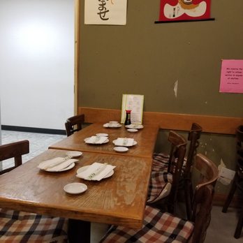 Kats Sushi - Interior - Sushi Bars Near Me - Honolulu, Hawaii