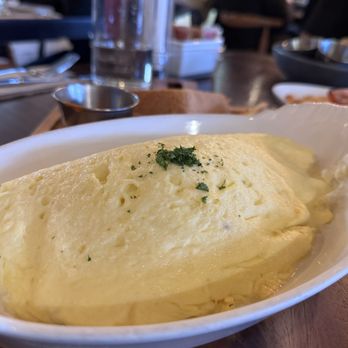Delphi Brunch Cafe - Breakfast & Brunch Near Me - Langley, British Columbia