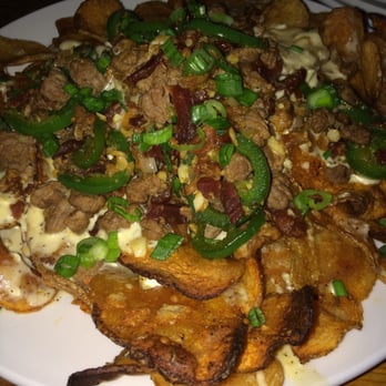 10 Barrel Brewing - West Side Bend - Steak and Gorgonzola Nachos - Brewpubs Near Me - Bend, Oregon