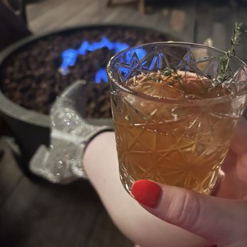 Vantage Rooftop Lounge & Conservatory - Thyme for Spring - Cocktail Bars Near Me - Springfield, Missouri Vantage Rooftop Lounge & Conservatory - Thyme for Spring - Cocktail Bars Near Me - Springfield, Missouri