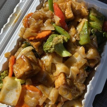 Asian House - Drunken Noodle Plate - Thai Near Me - Old Orchard Beach, Maine Asian House - Drunken Noodle Plate - Thai Near Me - Old Orchard Beach, Maine