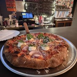 Yellow Bridge Brewing - Amazing pizza.