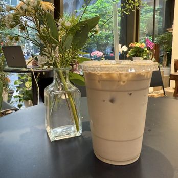 Remi Flower & Coffee - Coffee & Tea Near Me - New York, New York Remi Flower & Coffee - Coffee & Tea Near Me - New York, New York