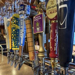 Henny's Grill & Bar - Draft Beer