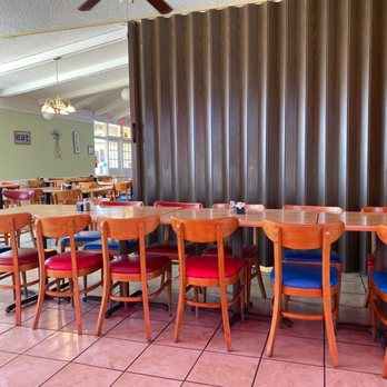 The Oasis Belen - Two eating areas can be divided by a privacy screen. Good for large, intimate gatherings. - Breakfast & Brunch Near Me - Belen, New Mexico