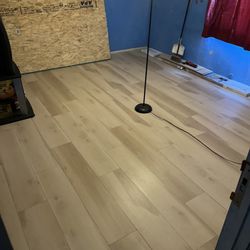 Signature Solutions - Laminate Flooring