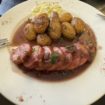 Le Bistro Lyonnais - Toulouse sausage with potatoes - French Near Me - Paris, 75