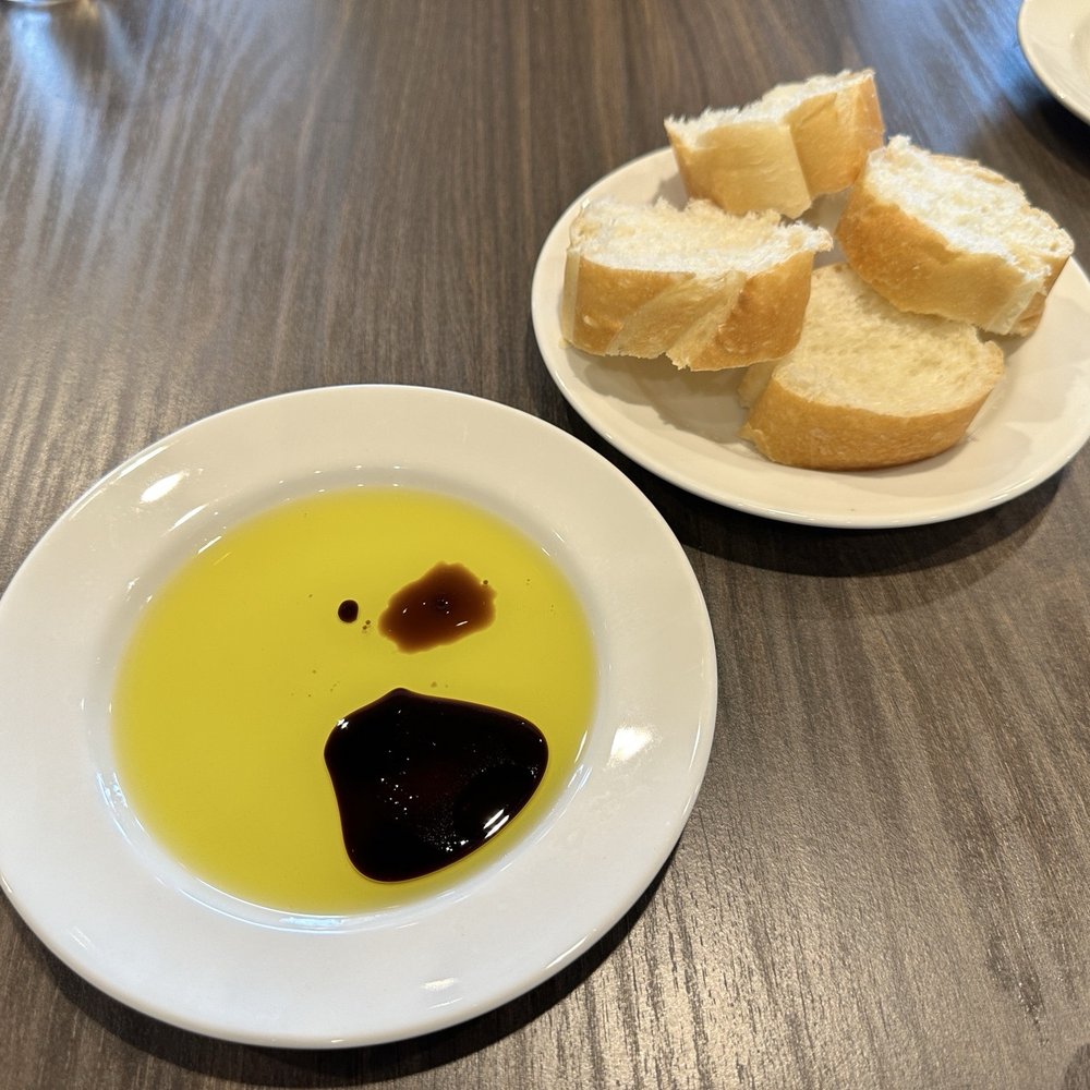 Cold bread with olive oil and balsamic vinegar Cold bread with olive oil and balsamic vinegar