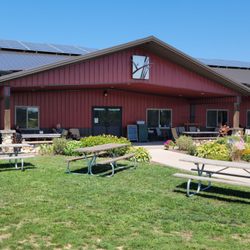 Vines & Rushes Winery - Front of winery