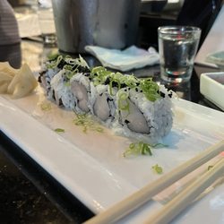 Zen Sushi Asian Cuisine - Yellowtail Scallion Roll