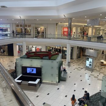 Twelve Oaks Mall - Shopping Centers Near Me - Novi, Michigan