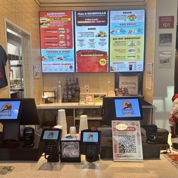 Daddy's Chicken Shack - Front counter - Chicken Shop Near Me - Leander, Texas