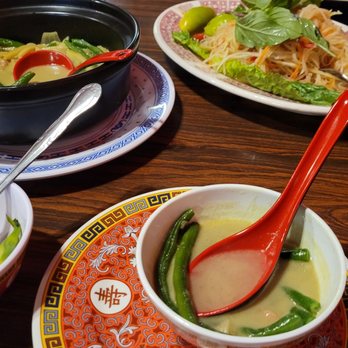 Hong Meas Restaurant - Chicken Green Curry Soup and Papaya Salad - Cambodian Near Me - Fall River, Massachusetts