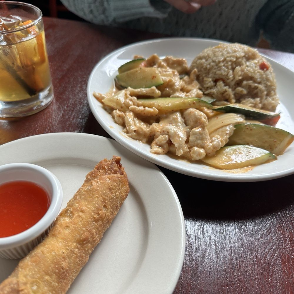Red Bowl Asian Bistro - Red Curry Chicken - Asian Fusion Near Me - Burlington, North Carolina Red Bowl Asian Bistro - Red Curry Chicken - Asian Fusion Near Me - Burlington, North Carolina