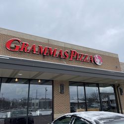 Grammas Pizza - Come on in!