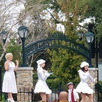 Universal Studios Florida - Come see 'Marilyn' perform or get your photo with her. - Amusement Parks Near Me - Orlando, Florida Universal Studios Florida - Come see 'Marilyn' perform or get your photo with her. - Amusement Parks Near Me - Orlando, Florida