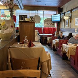 Mama Mia's Restaurant - The dining area.  This place is huge.
