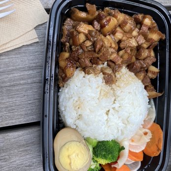 Yumbit Food Truck - Minced Pork - Food Trucks Near Me - Seattle, Washington Yumbit Food Truck - Minced Pork - Food Trucks Near Me - Seattle, Washington
