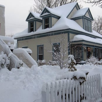 Dream Inn - A couple of feet of new snow! - Bed & Breakfast Near Me - Mount Shasta, California Dream Inn - A couple of feet of new snow! - Bed & Breakfast Near Me - Mount Shasta, California