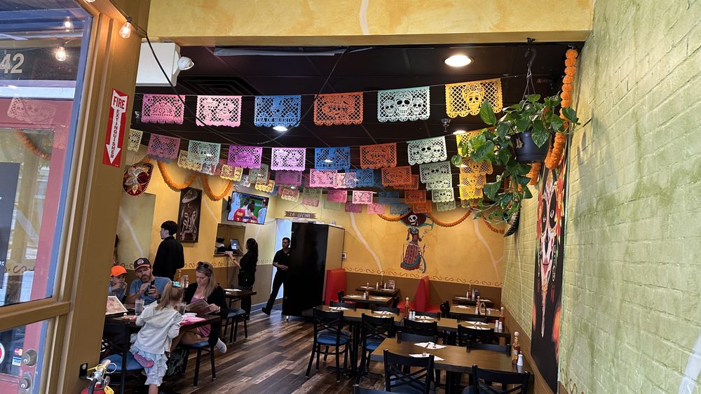 La Catrina Mexican Grill & Bar Logo