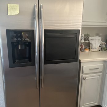 Estela's Home Cleaning - Fridge with no prints - Home Cleaning Near Me
