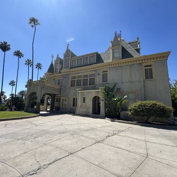 Kimberly Crest House and Gardens  - Museums Near Me - Redlands, California