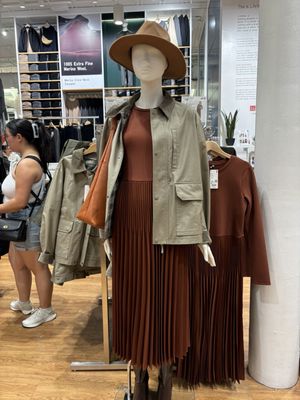 UNIQLO Soho Store by null